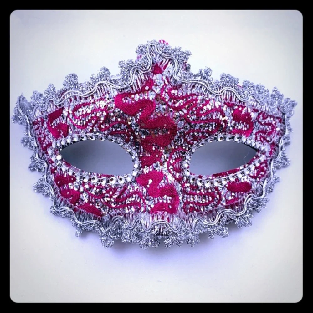 MARDI GRAS MASKS NWT - Picture 1 of 4